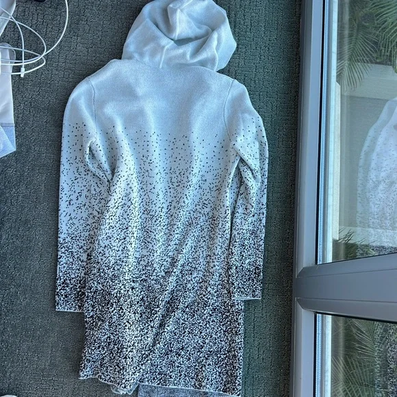 Calia Cardigan with hood - Picture 5 of 5